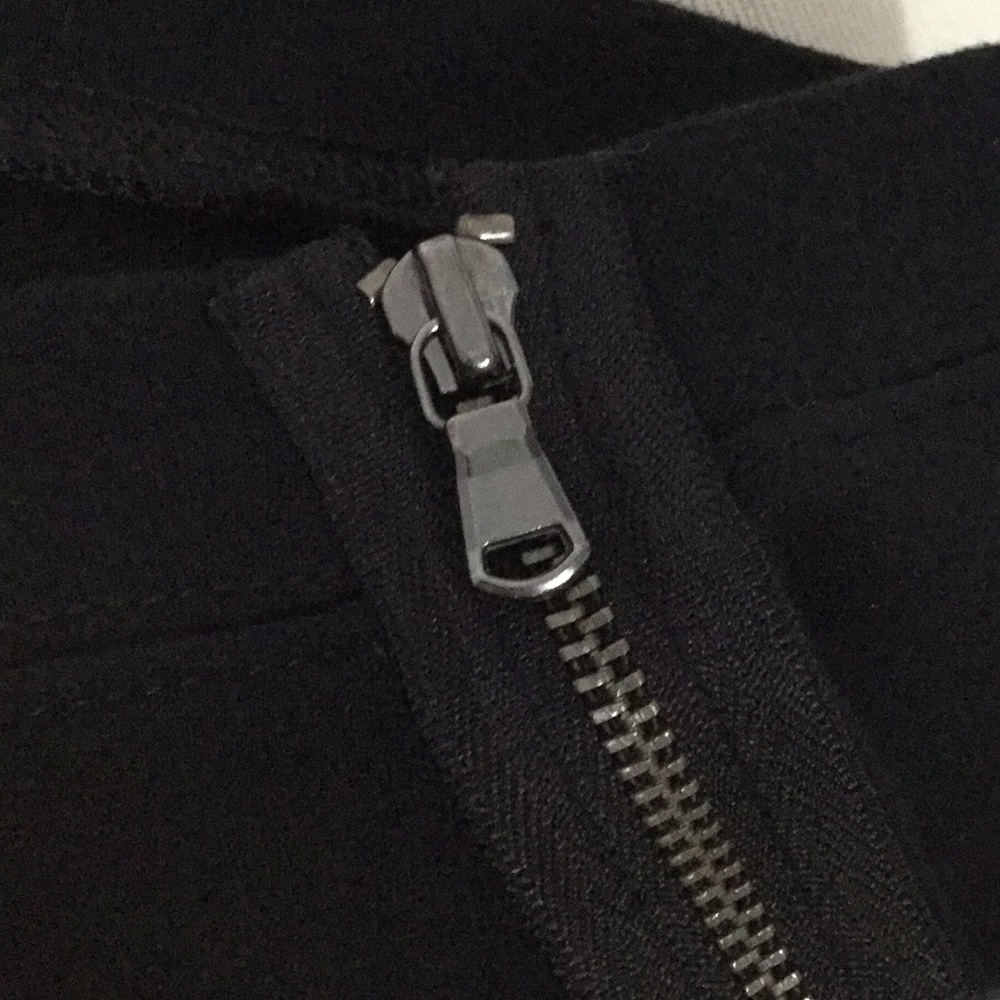 Gap Stretchy sexy black pencil skirt - full zip ๐ - Picture 6 of 7